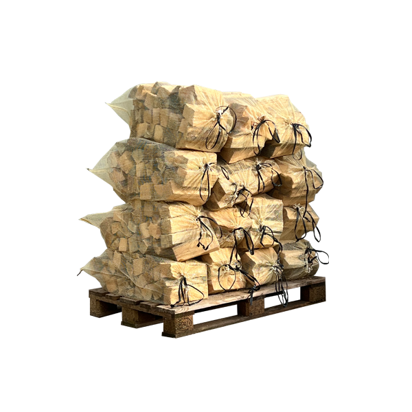 Brennholz im Raschelsack auf Palette